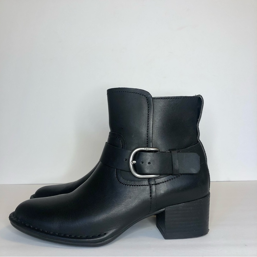 UGG SHOES UGG ATWOOD BOOTS WOMEN SIZE 6.5 M BLACK AND SILVER LEATHER